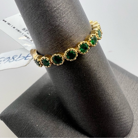 14k Yellow Gold Emerald Band Ring - Picture 2 of 8